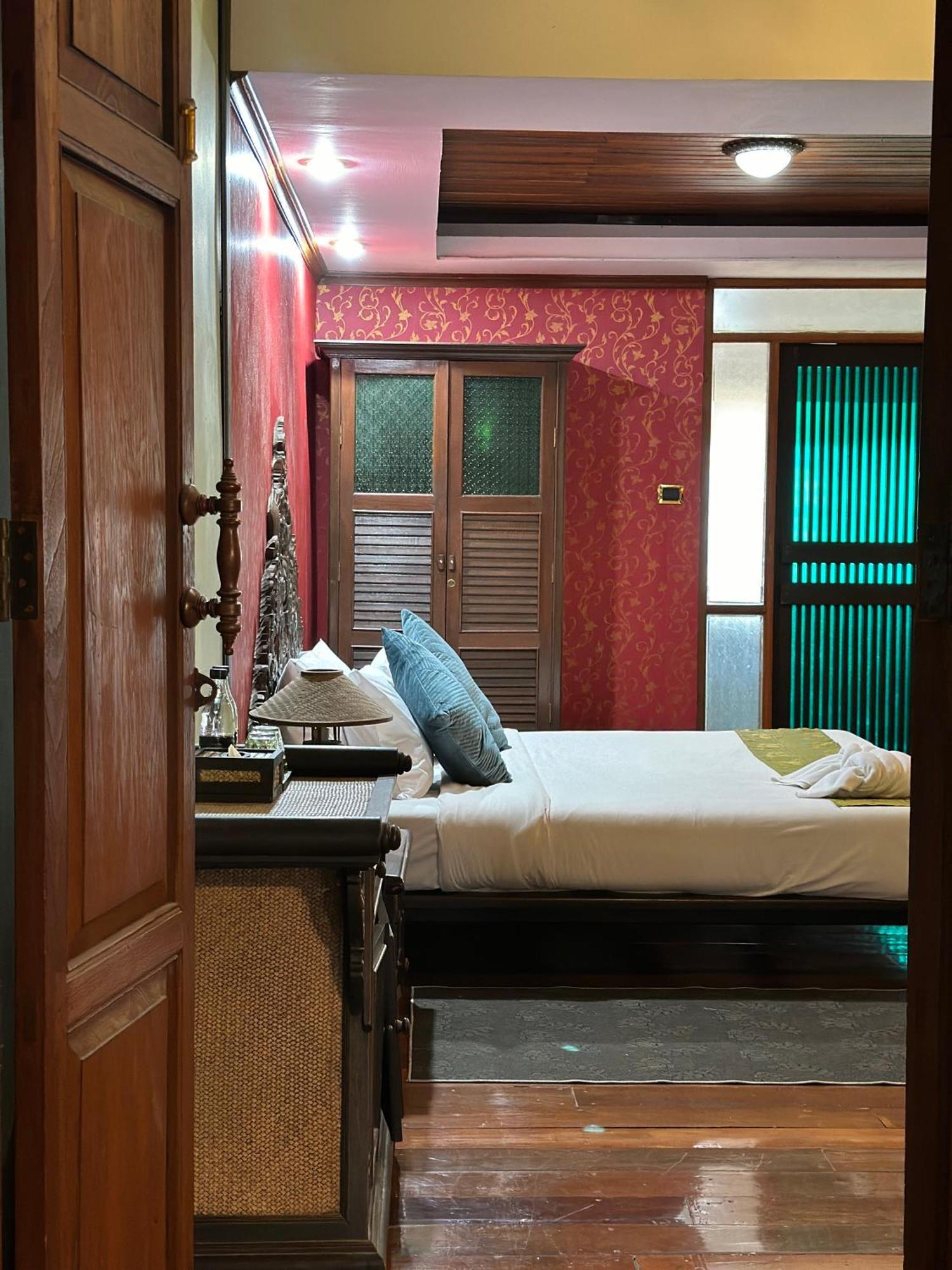 Tony'S Place Ayutthaya Dış mekan fotoğraf
