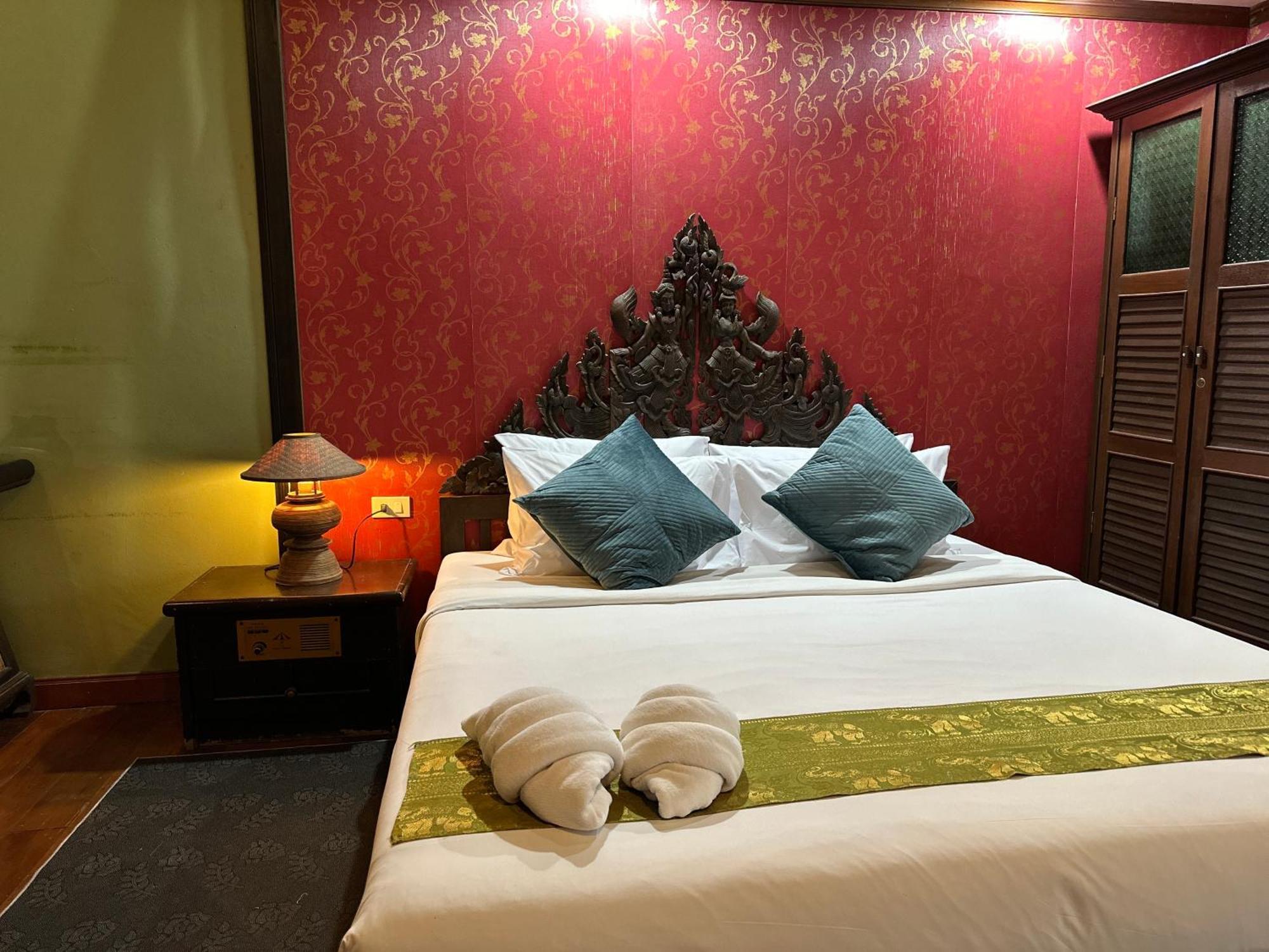 Tony'S Place Ayutthaya Dış mekan fotoğraf