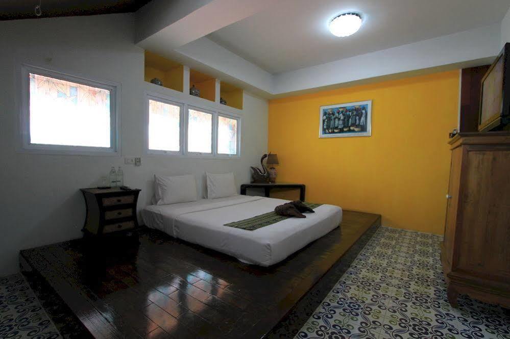 Tony'S Place Ayutthaya Dış mekan fotoğraf
